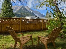 Hillcrest Hideaway: Spacious Mountain View Oasis, hotel en Hillcrest Mines