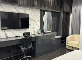 The Residence Hotel And Suites, ξενοδοχείο σε Μπενίν Σίτι