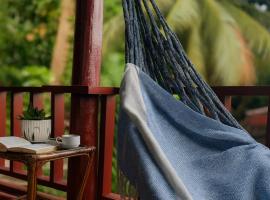 Happy Elephant Bungalows, hotel in Koh Rong Island