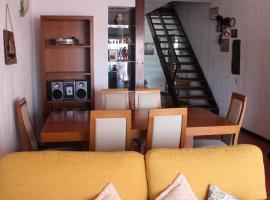 Foto di Hotel: Sesimbra Duplex House