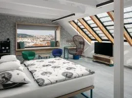 EA Hotel Moment Self Check-In