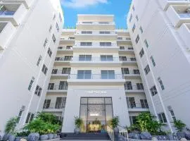 Zameen Opal Grand Executive Hotel Apartments Lahore