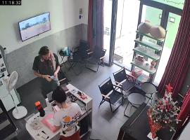 Elegant Homestay Saigon, hotel in Ho Chi Minh City