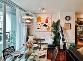 Prime Classic 1 BR BTS Chidlom 72SQM Langsuan, hotel in Ban Nong Chaeng