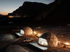 WADI RUM STAR LOTE LUXURY CAMp & BUBBLES ROOM、ワディ・ラムのホテル