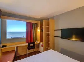 ibis Vitoria Praia de Camburi