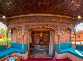 The Royal hareem group of houseboats, hotel in Srinagar