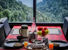 Aurevelle Kastura Resort Kanatal - 5 Min from Surkhanda Devi Temple # Mountain View Rooms # Himalayan View Resort