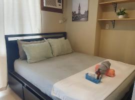 Condo Unit with Balcony Avida IT Park, hotel in Sampong