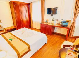 ORANGE Hotel & Spa - near Dragon Bridge, Han River, International Airport, Han Market, Church, Cham Museum, hotel in Da Nang
