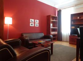 Foto do Hotel: Sunny Apartment on Bohdana Hhmelnitskogo 66