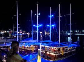 Uysal Suite and Loft Seaside, hôtel à Marmaris