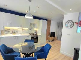 Blue Door Apartments, Hotel in Dover