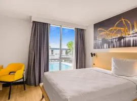 B&B HOTEL Orlando International Drive near Universal - Newly Renovated!