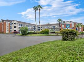 Suburban Studios Stuart near Federal Hwy 1, hotel v destinaci Stuart
