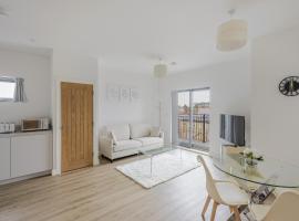 The Signal Yard by Stays Accommodation - Long Stays Welcome, hotel in Chelmsford