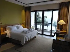 RUBONA HILL Lodge