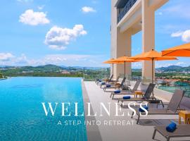 Hilltop Wellness Resort Phuket, hotel ve městě Phuket