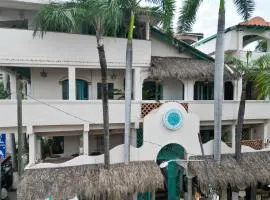 Sayulita Central Hotel