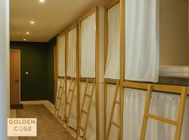 Golden Cage Heritage Hostel, hotel in Denpasar