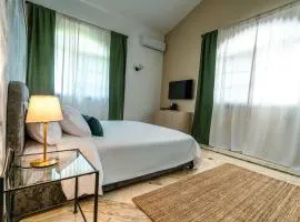 La Pala Suites