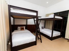 Nisa hostel, hotel in Pakse