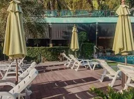 Phi Phi Nice Beach Hotel Hip