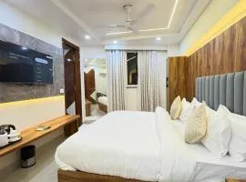 Hotel K K Casa-Few Step away from New Delhi Railway Station & 3 Mint walk from Connaught place