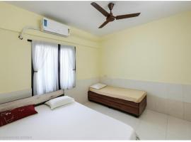 Ac Private Room At ovale naka Ghodbunder road Thane West, hotel v destinaci Tháné