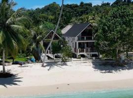 Kupu Kupu Villas Mentawai, hotell sihtkohas Katiet