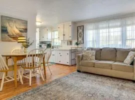 Steps to Eats and Craigville Beach! Cape Cod Cottage