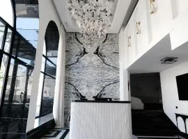 Chic Hotel