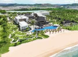 Pullman Lombok Merujani Mandalika Beach Resort, ξενοδοχείο σε Kuta Lombok