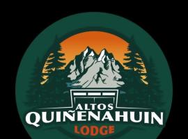Altos quiñenahuin lodge, hotel in Curarrehue