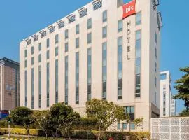 ibis New Delhi Aerocity - An Accor Brand