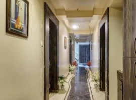 Super Townhouse OAK Regal Inn Near Sant Tukaram Nagar Metro Station