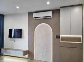 Luxhomes TC1 Canopy Smart City, hotel in Phú Thú