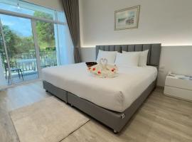 Baan Suan Khun Ta and Golf Resort, hotel en Ubon Ratchathani