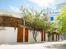 Navaya Dhiffushi, hotel in Dhiffushi