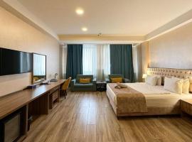 Hotel The Grand Olive Aero Suites Near Delhi Airport,位于新德里的酒店