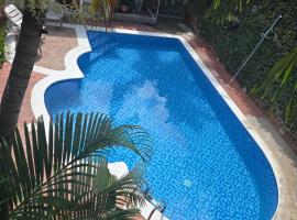 Mi Tierra Escalón Hotel y Restaurante, khách sạn ở San Salvador