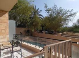 Abdallah Wa'el Adham, hotel ad Aqaba