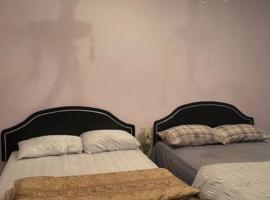 2 Beds availabe and self service small breakfast, ξενοδοχείο στο Μόντρεαλ