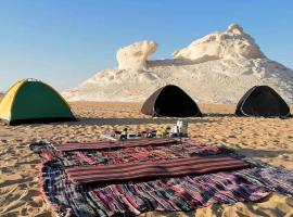 White desert Tent, hotel en Qasr Al Farafirah