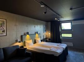 Playhotel, hotel in Mjölby