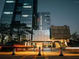 Meipeng Light Luxury-Olympic Sports Center International Financial City Store