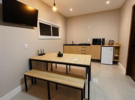 Studio Super Luxo - Novo & Confortável, hotel in Uruguaiana