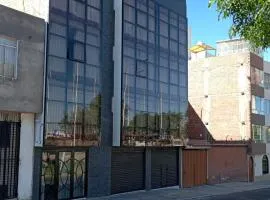 Hospedaje "Residencial Aeropuerto" en Arequipa, Perú