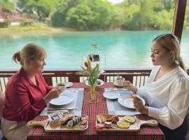 Intimate Riverside Resort Vang Vieng, hotel i Vang Vieng