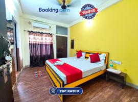 Hotel Varanasi Paradise Stay # NEAR CHUOKAGHAT # Air Conditioned Rooms With Free Wi-Fi Facility - #Restaurant #Parking & Excellent Customer Service # Best Seller Hotel In VARANASI, hotel v destinaci Váránasí